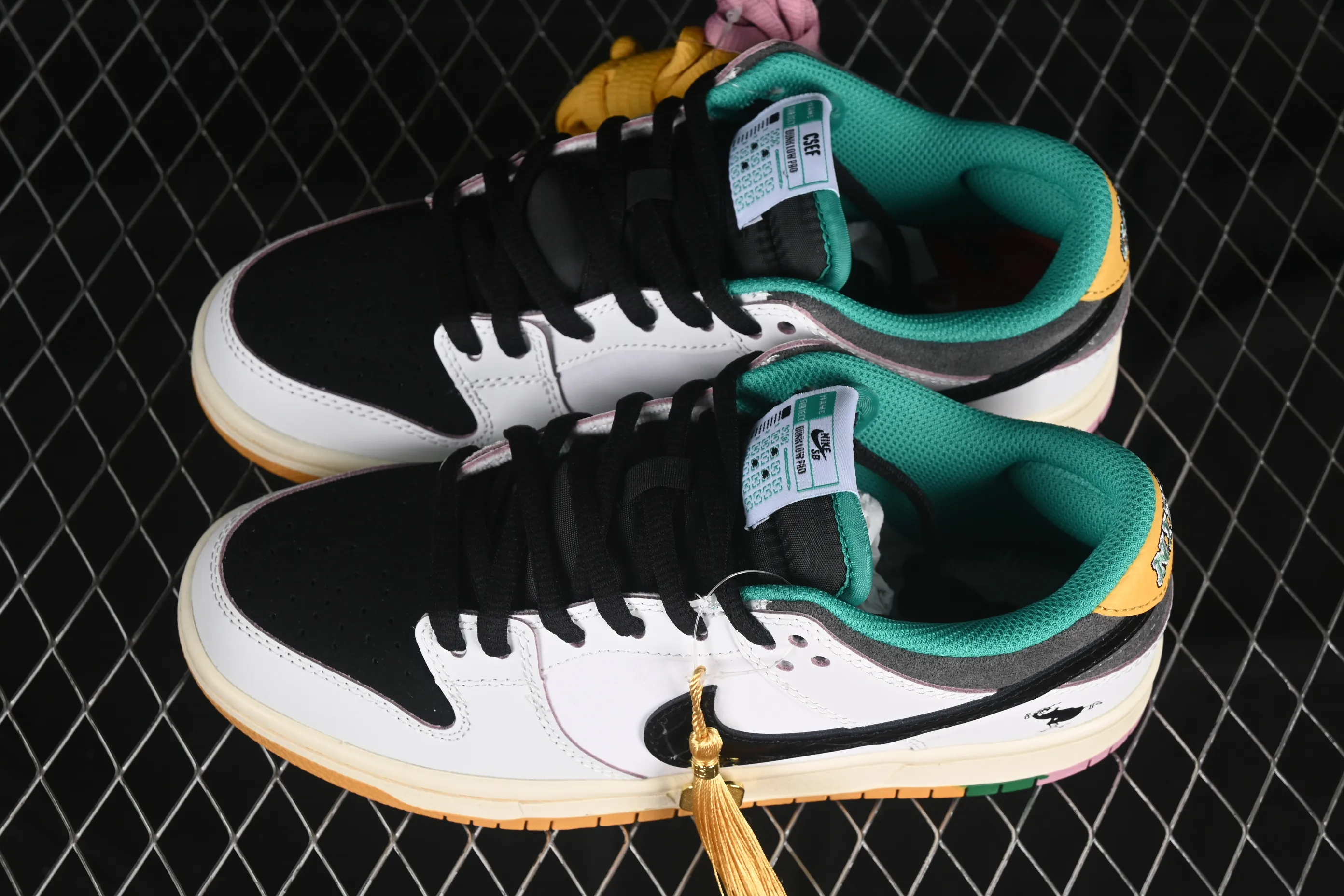 All Categories Nk SB Dunk Series Nk SB Dunk Low Low-top sneakers CSEF x Nike SB Dunk Low Education Foundation co-branded low-top casual sneakers HJ4132-100